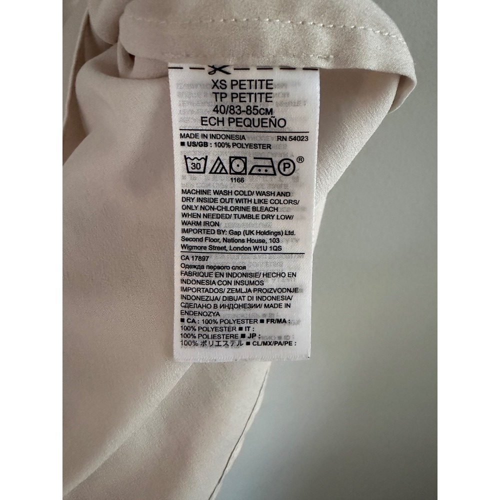 Banana Republic Womens XS Petite Champagne Satin Pleated V-Neck Blouse Tank Top - Picture 4 of 4